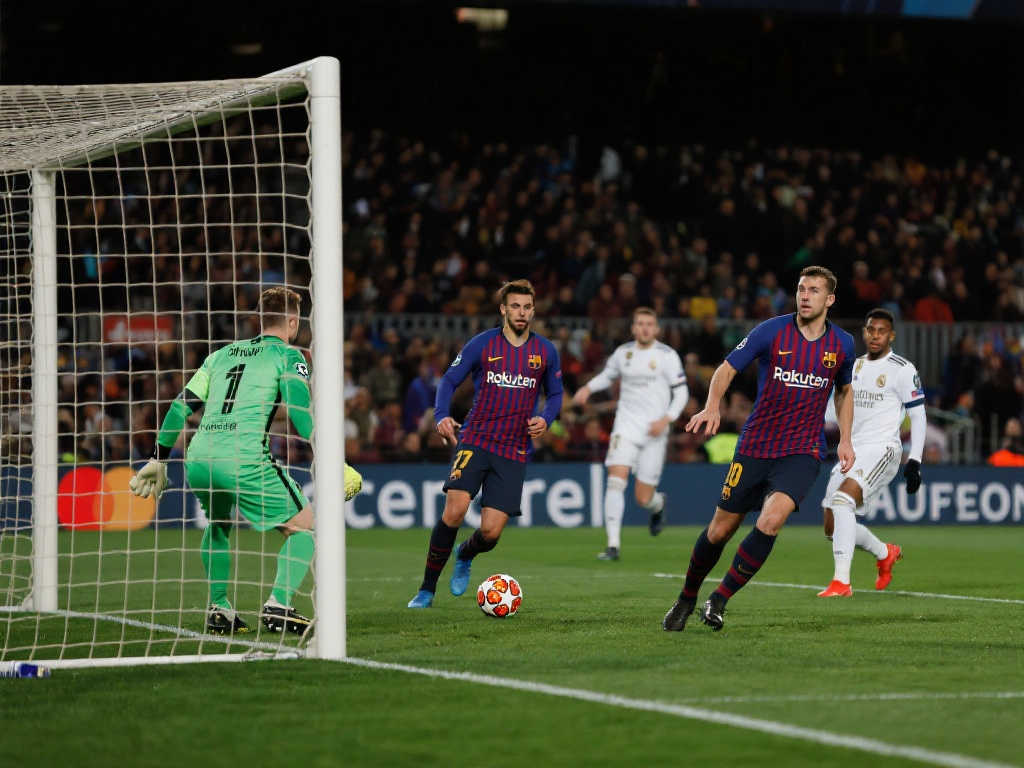 随着